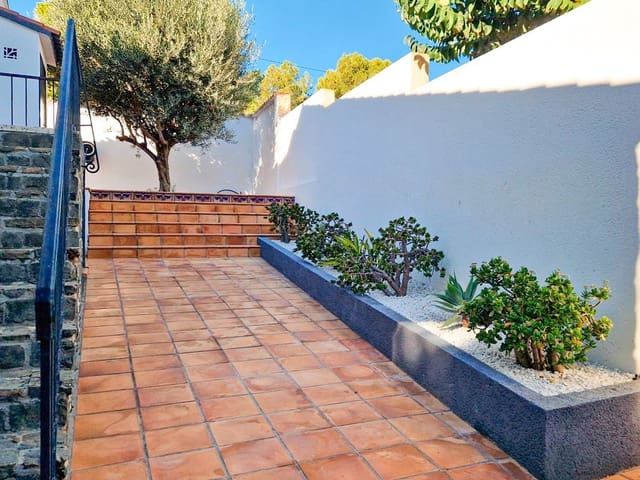 5 makuuhuone Huvila myytävänä paikassa Calpe / Calp mukana uima-altaan 
autotalli - 719 000 € (Ref: 9962052)