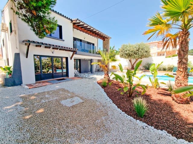 5 makuuhuone Huvila myytävänä paikassa Calpe / Calp mukana uima-altaan 
autotalli - 719 000 € (Ref: 9962052)