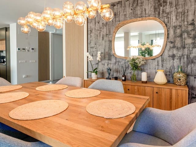 4 makuuhuone Huvila myytävänä paikassa Finestrat mukana uima-altaan 
autotalli - 1 749 000 € (Ref: 9964899)
