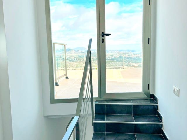 5 soveværelse Semi-Rækkehus til salg i Calpe / Calp med swimmingpool garage - € 498.000 (Ref: 9993849)