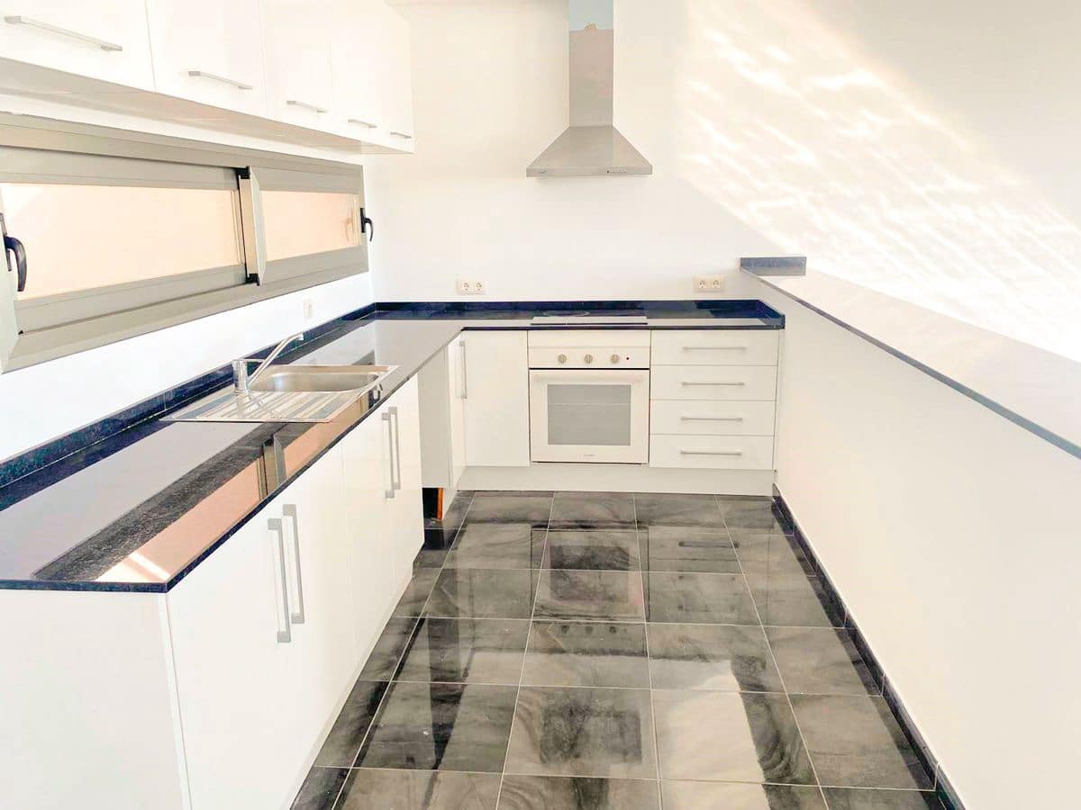 5 makuuhuone Paritalo myytävänä paikassa Calpe / Calp mukana uima-altaan 
autotalli - 498 000 € (Ref: 9993849)