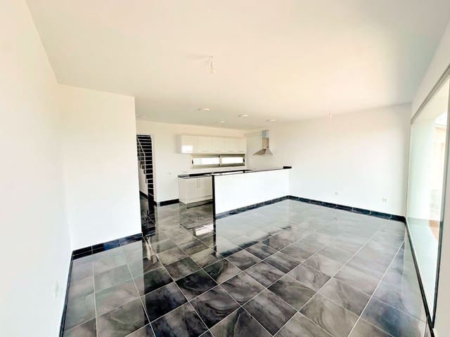 5 soveværelse Semi-Rækkehus til salg i Calpe / Calp med swimmingpool garage - € 498.000 (Ref: 9993849)