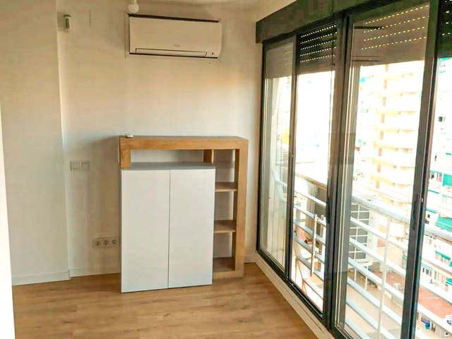1 bedroom Flat for sale in Benidorm with pool - € 139,000 (Ref: 9993852)