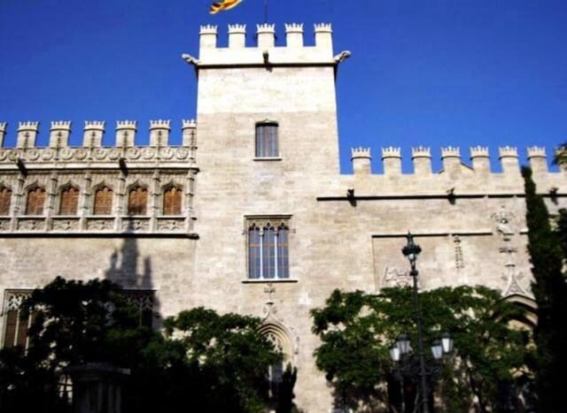 3 soveværelse Lejlighed til salg i El Mercat, Valencia by - € 565.000 (Ref: 9557778)