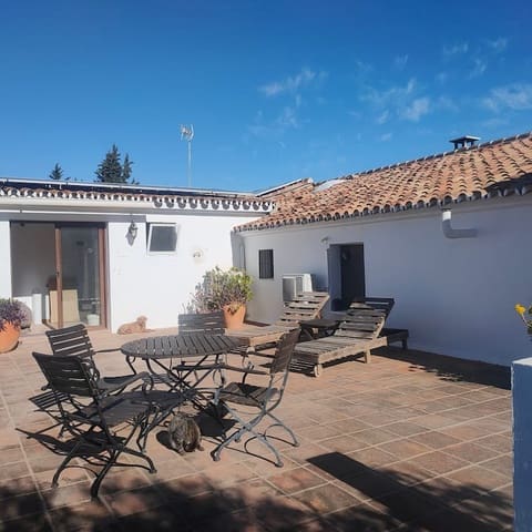 Appartement de 1 chambre à louer à Almogía avec piscine garage - 600 € (Ref: 9553114)