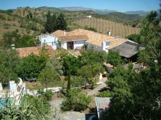 Appartement de 1 chambre à louer à Almogía avec piscine garage - 600 € (Ref: 9553114)