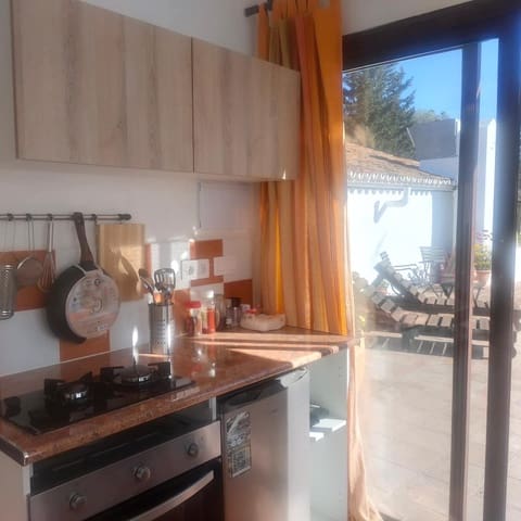 Appartement de 1 chambre à louer à Almogía avec piscine garage - 600 € (Ref: 9553114)