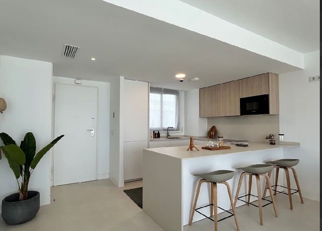 Piso de 2 habitaciones en Las Gaviotas  - Carvajal, Fuengirola en venta con piscina garaje - 475.000 € (Ref: 9611835)