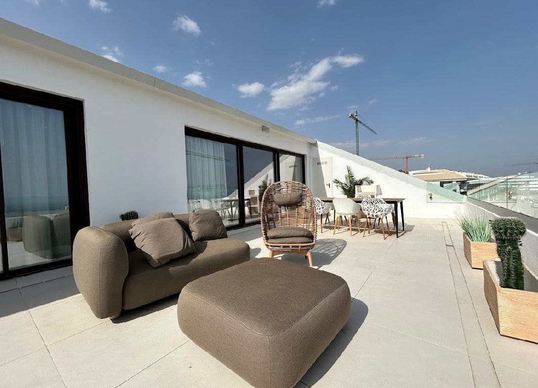 Piso de 2 habitaciones en Fuengirola en venta con piscina garaje - 475.000 € (Ref: 9611835)