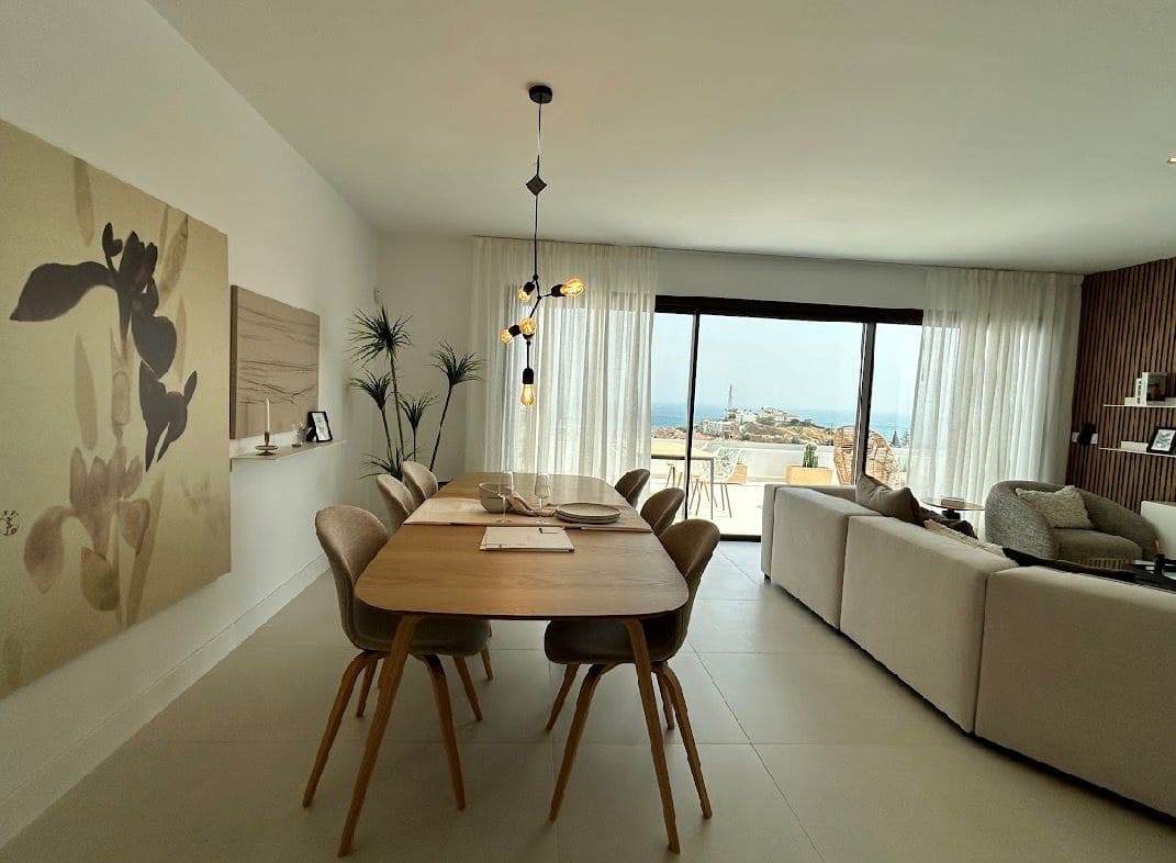 Piso de 2 habitaciones en Fuengirola en venta con piscina garaje - 475.000 € (Ref: 9611835)