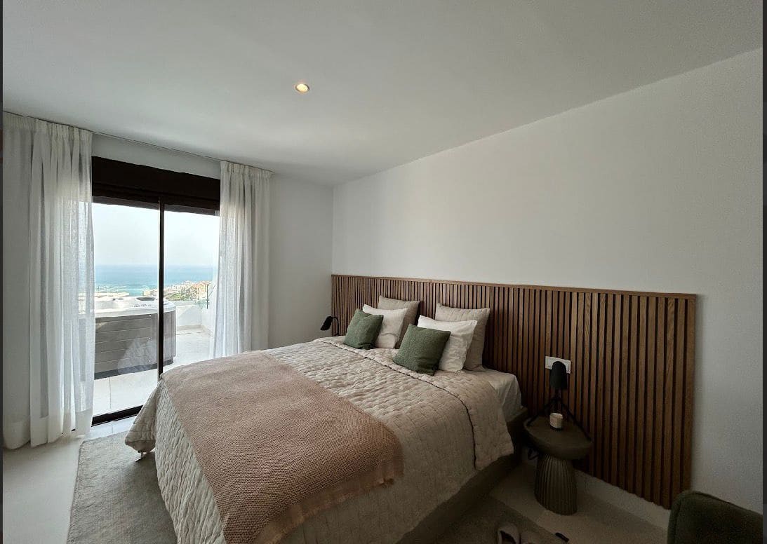 Piso de 2 habitaciones en Fuengirola en venta con piscina garaje - 475.000 € (Ref: 9611835)