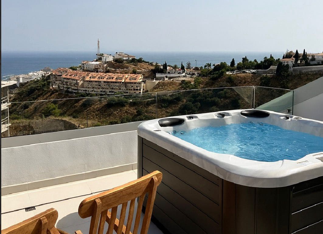 Piso de 2 habitaciones en Fuengirola en venta con piscina garaje - 475.000 € (Ref: 9611835)