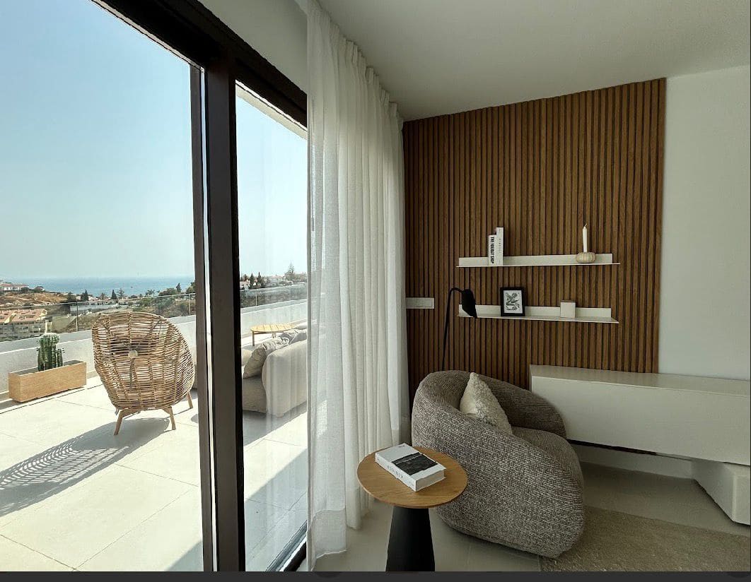 Piso de 2 habitaciones en Fuengirola en venta con piscina garaje - 475.000 € (Ref: 9611835)