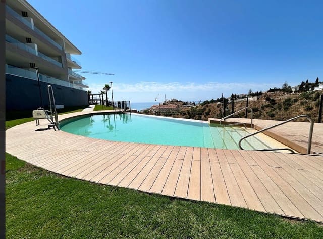Piso de 2 habitaciones en Las Gaviotas  - Carvajal, Fuengirola en venta con piscina garaje - 475.000 € (Ref: 9611835)