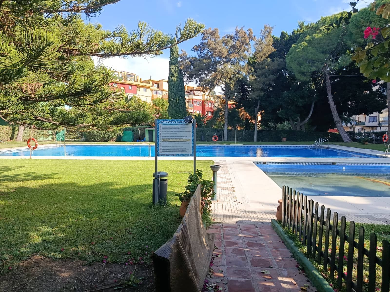 3 bedroom Flat for sale in Malaga city with pool - € 247,000 (Ref: 9616248)