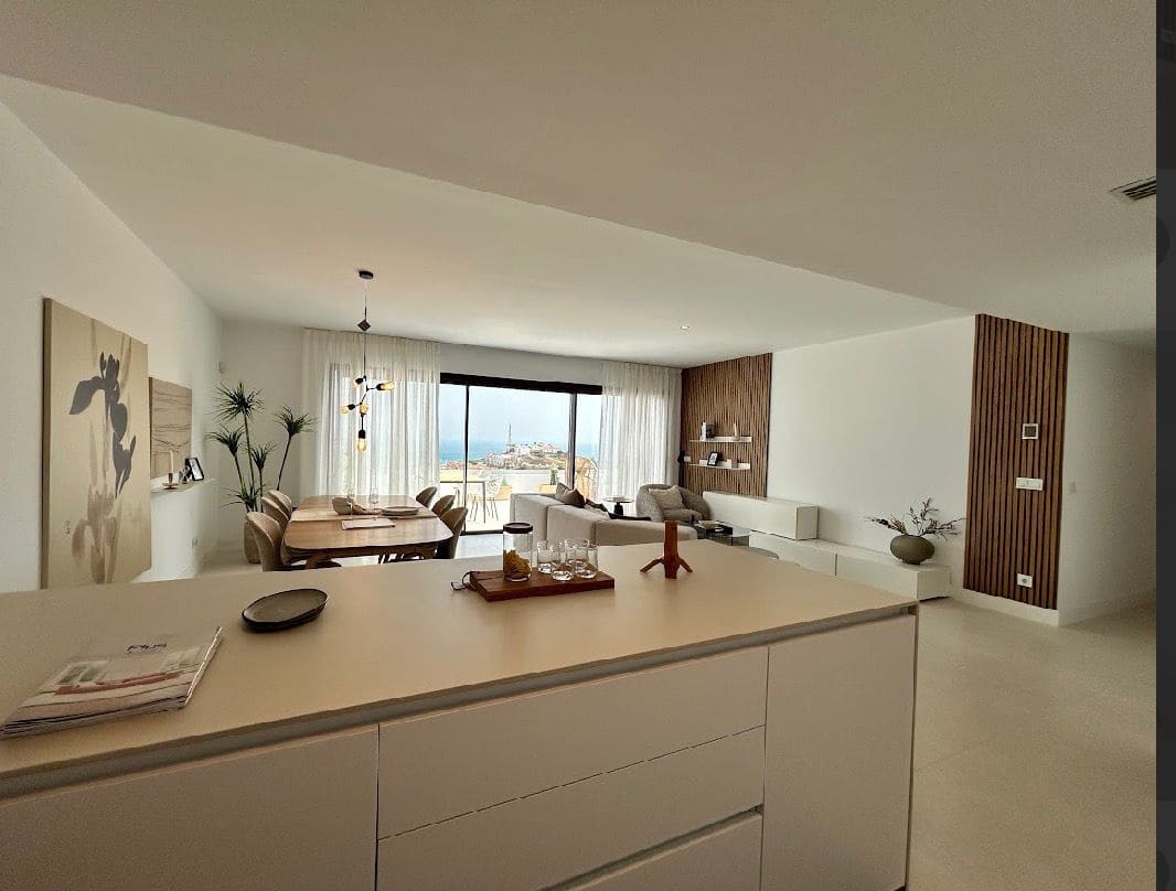 3 makuuhuone Asunto myytävänä paikassa Fuengirola mukana uima-altaan 
autotalli - 549 000 € (Ref: 9677688)