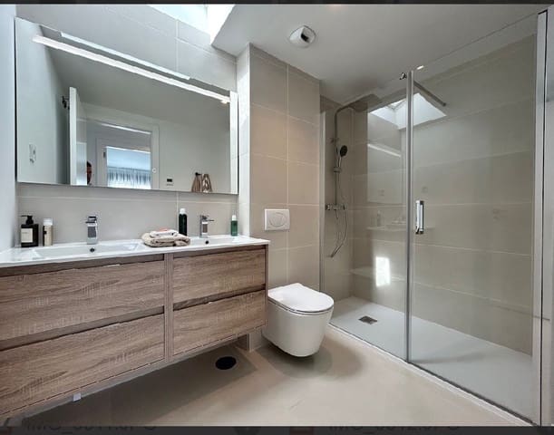 3 makuuhuone Asunto myytävänä paikassa Las Gaviotas  - Carvajal, Fuengirola mukana uima-altaan 
autotalli - 549 000 € (Ref: 9677688)