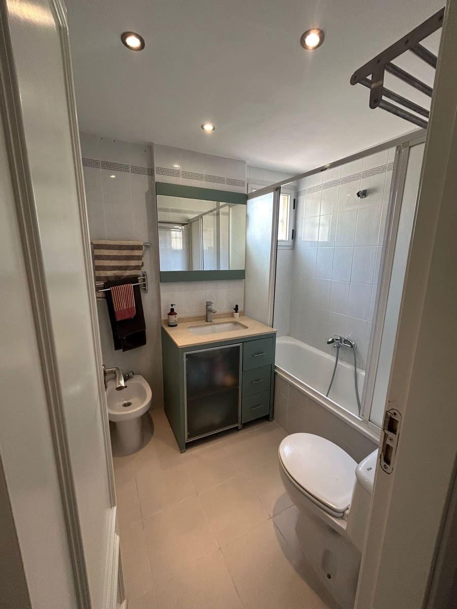 2 bedroom Flat for sale in Torremolinos with garage - € 325,000 (Ref: 9814660)