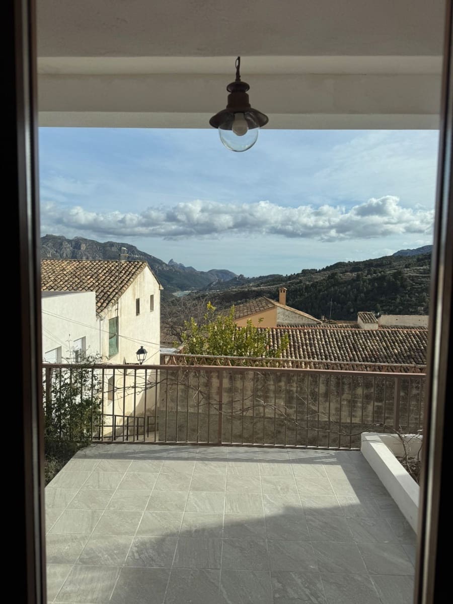 Finca/Maison de Campagne de 2 chambres à louer à Abdet - 2 000 € (Ref: 9548872)