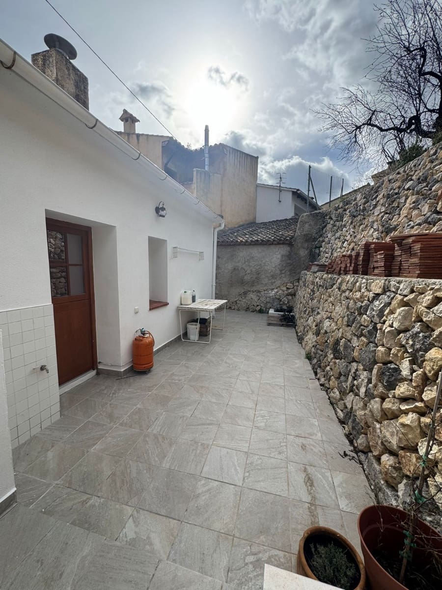 Finca/Maison de Campagne de 2 chambres à louer à Abdet - 2 000 € (Ref: 9548872)