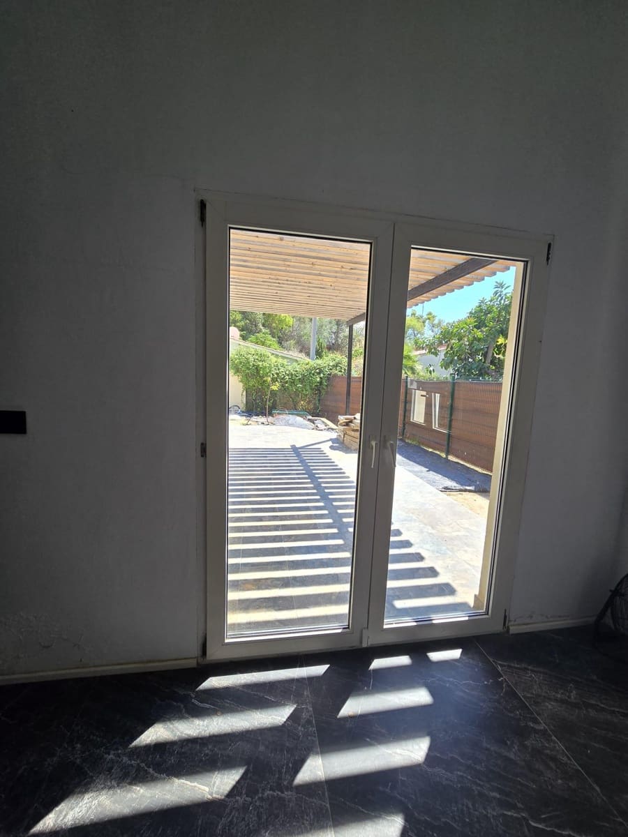 2 soveværelse Villa til salg i Coveta Fuma med swimmingpool - € 360.000 (Ref: 10170206)