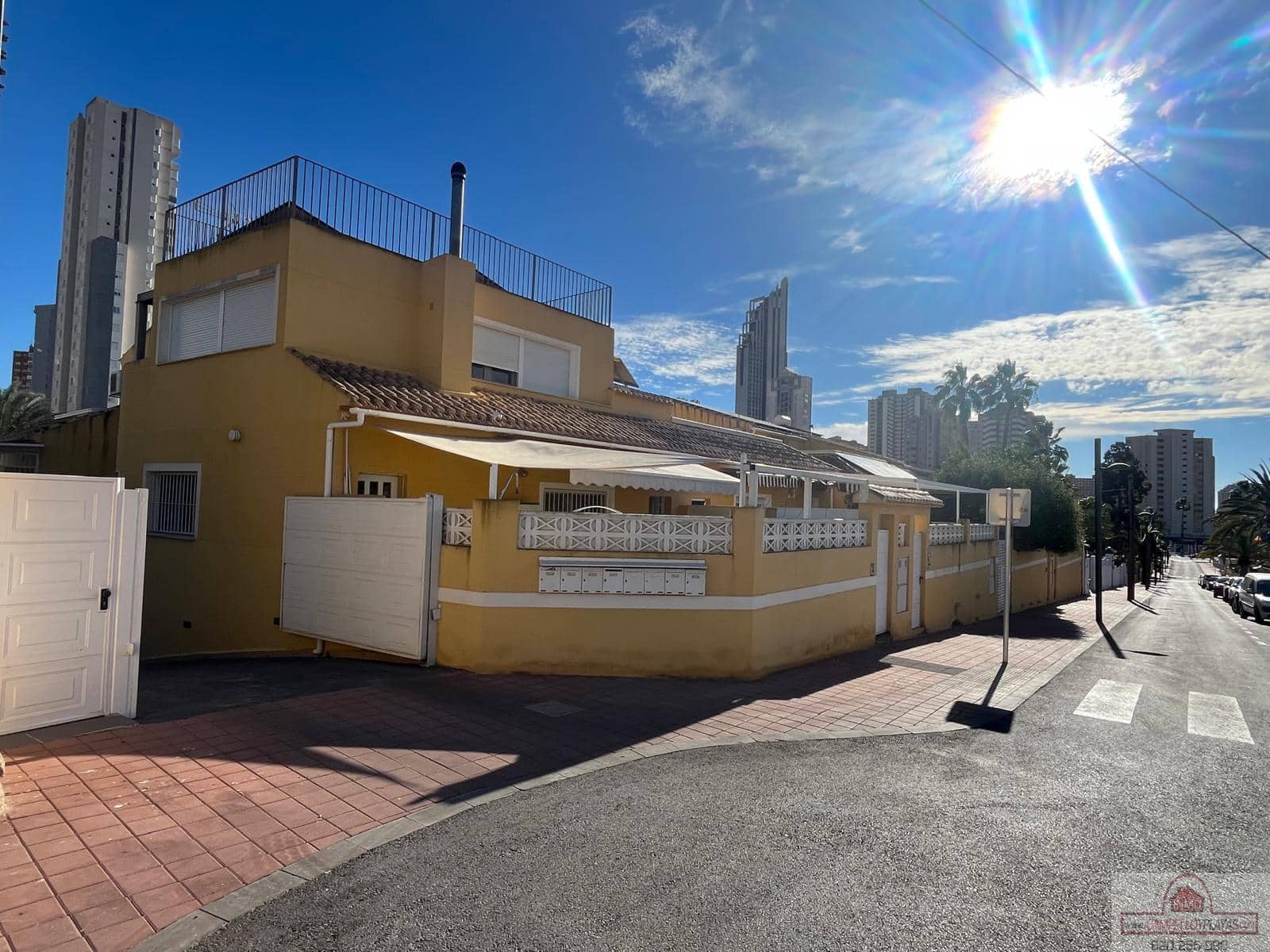 2 Zimmer Villa zu verkaufen in Cala de Finestrat mit Garage - 354.500 € (Ref: 9565653)