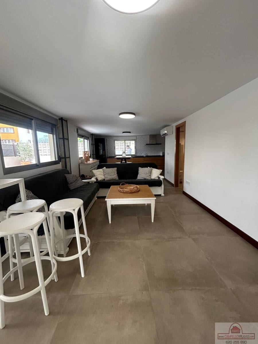 Chalet de 4 habitaciones en Oliva Nova en venta con piscina - 575.000 € (Ref: 9803730)