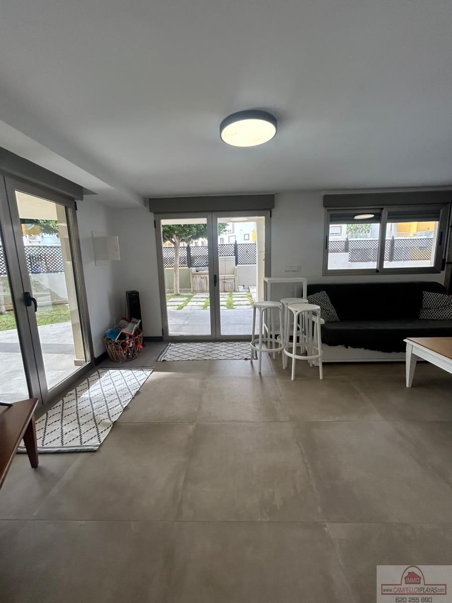 Chalet de 4 habitaciones en Oliva Nova en venta con piscina - 575.000 € (Ref: 9803730)