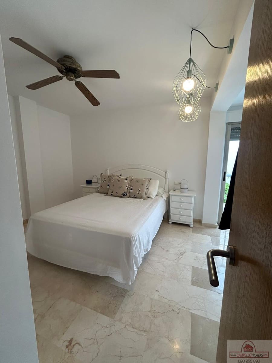 Chalet de 4 habitaciones en Oliva Nova en venta con piscina - 575.000 € (Ref: 9803730)