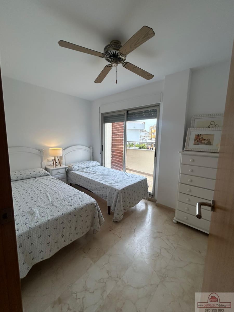 Chalet de 4 habitaciones en Oliva Nova en venta con piscina - 575.000 € (Ref: 9803730)