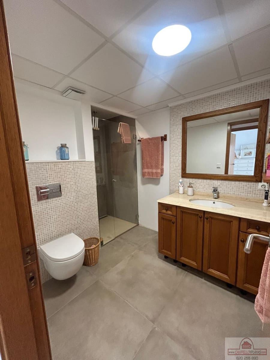 Chalet de 4 habitaciones en Oliva Nova en venta con piscina - 575.000 € (Ref: 9803730)