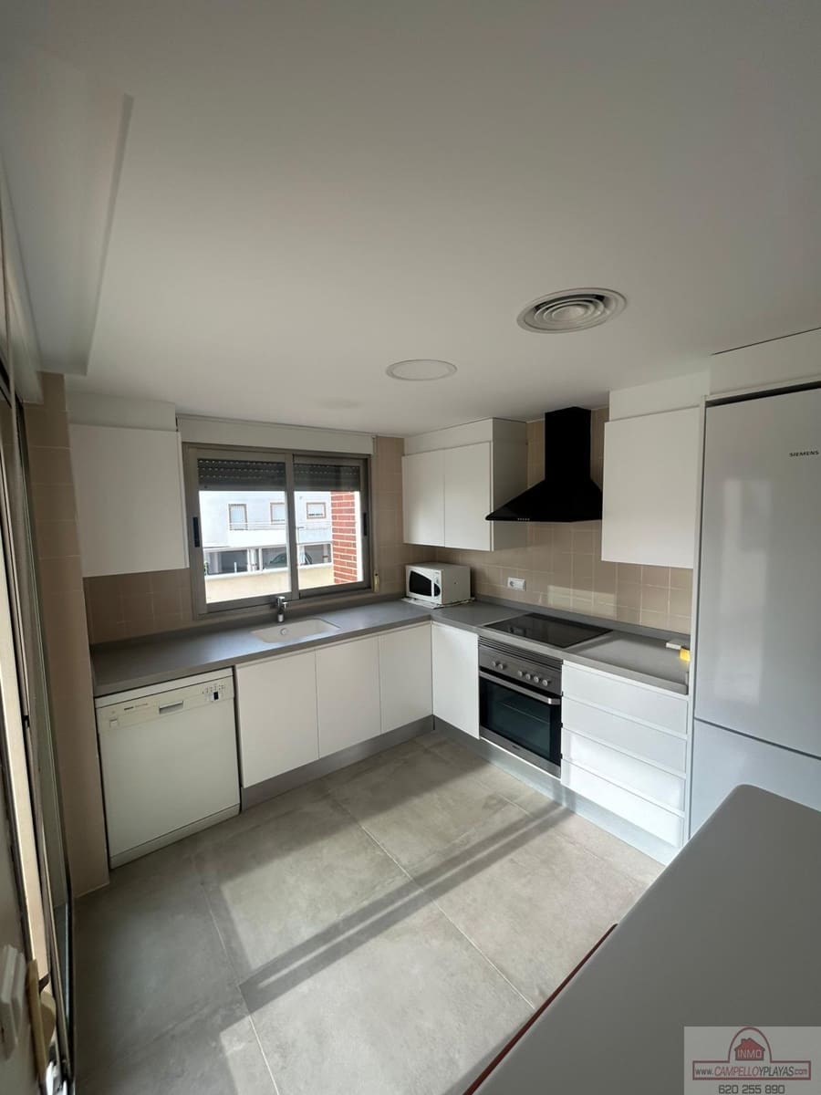 Chalet de 4 habitaciones en Oliva Nova en venta con piscina - 575.000 € (Ref: 9803730)