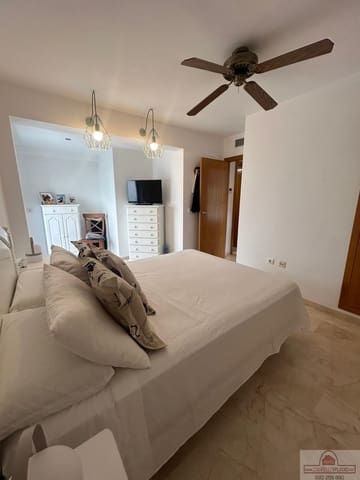 4 makuuhuone Huvila myytävänä paikassa Oliva Nova, Oliva mukana uima-altaan - 575 000 € (Ref: 9803730)