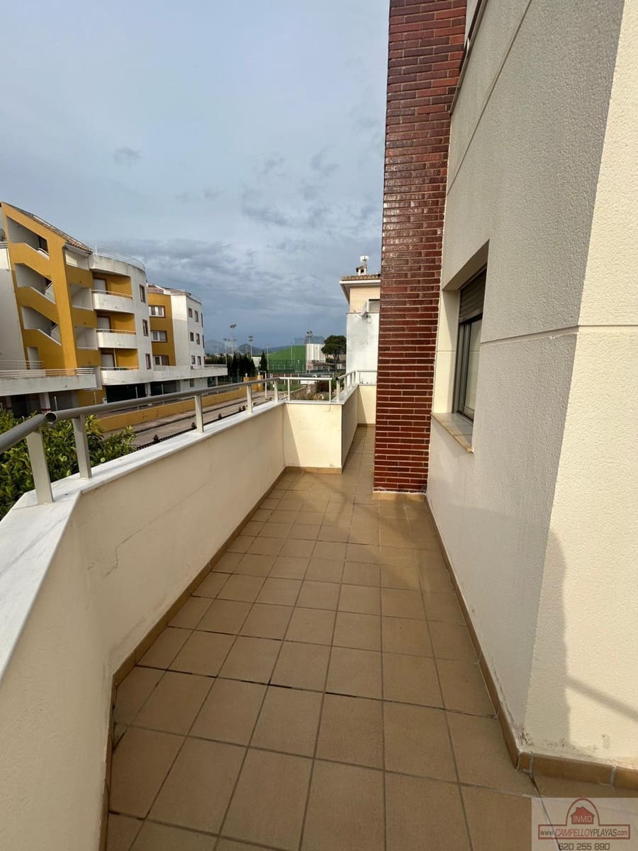 Chalet de 4 habitaciones en Oliva Nova en venta con piscina - 575.000 € (Ref: 9803730)