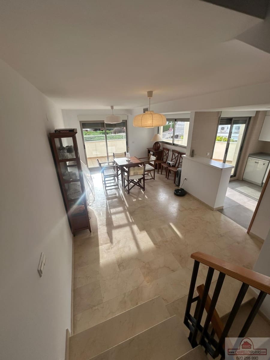 Chalet de 4 habitaciones en Oliva Nova en venta con piscina - 575.000 € (Ref: 9803730)