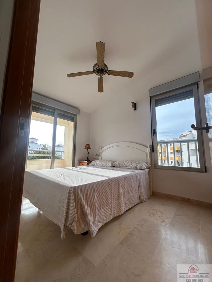 Chalet de 4 habitaciones en Oliva Nova en venta con piscina - 575.000 € (Ref: 9803730)