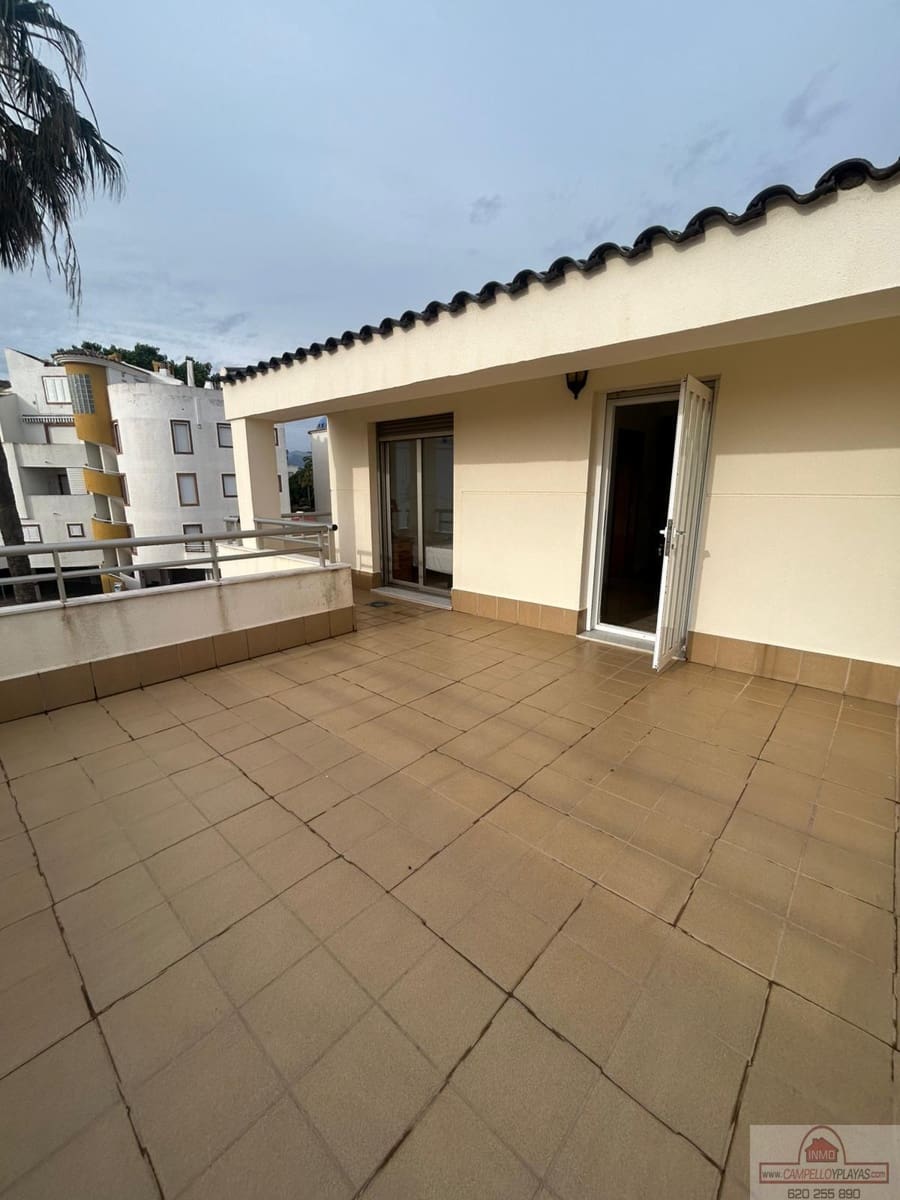 Chalet de 4 habitaciones en Oliva Nova en venta con piscina - 575.000 € (Ref: 9803730)