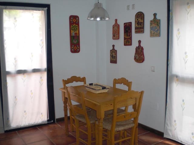 5 soveværelse Semi-Rækkehus til salg i Sotogrande Costa, San Roque med swimmingpool - € 775.000 (Ref: 9559799)