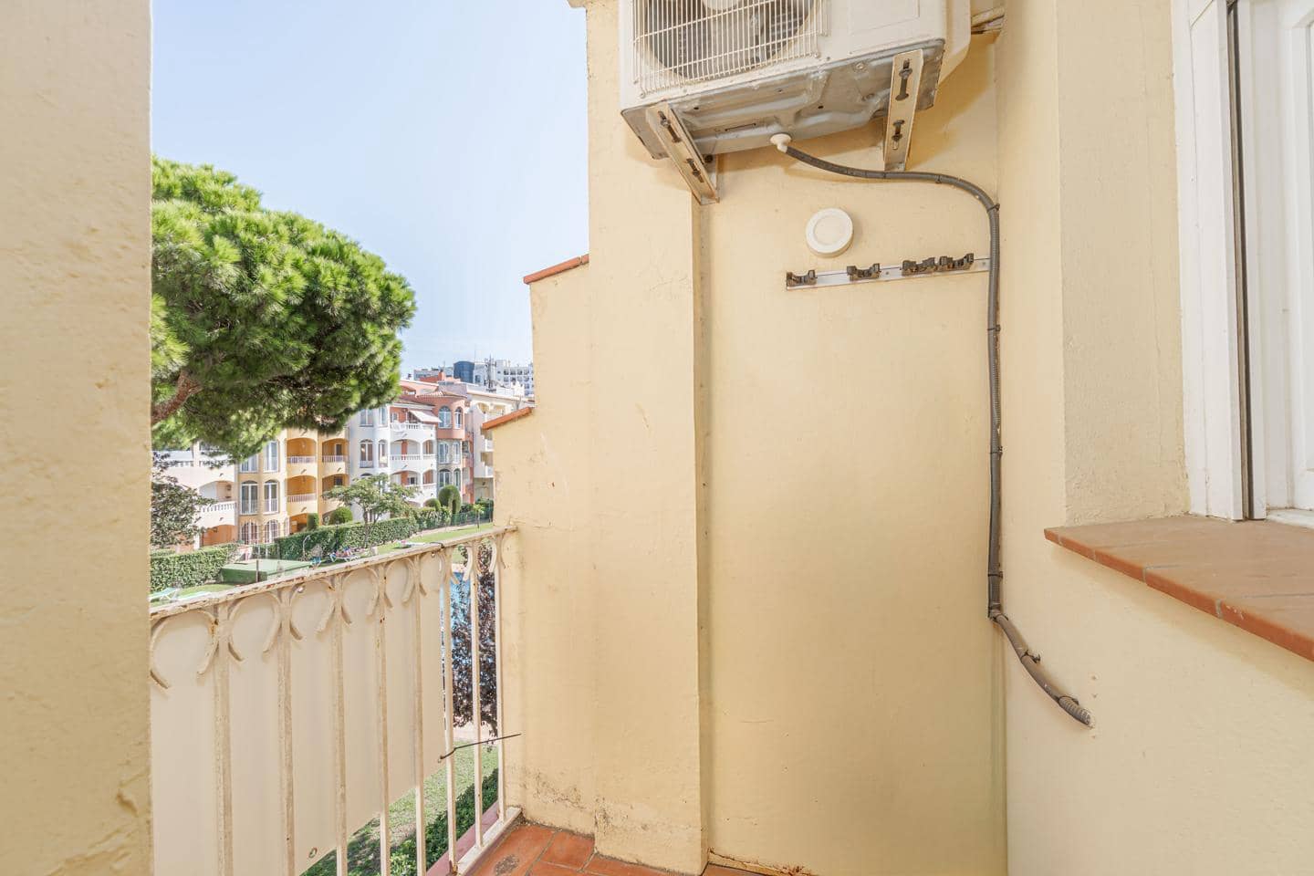 1 bedroom Flat for sale in Empuriabrava with pool - € 155,000 (Ref: 10037684)