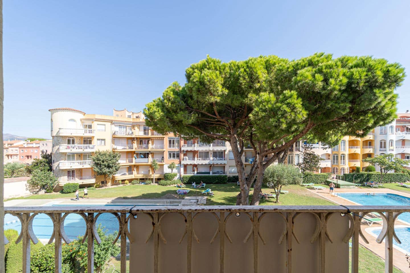 1 bedroom Flat for sale in Empuriabrava with pool - € 155,000 (Ref: 10037684)