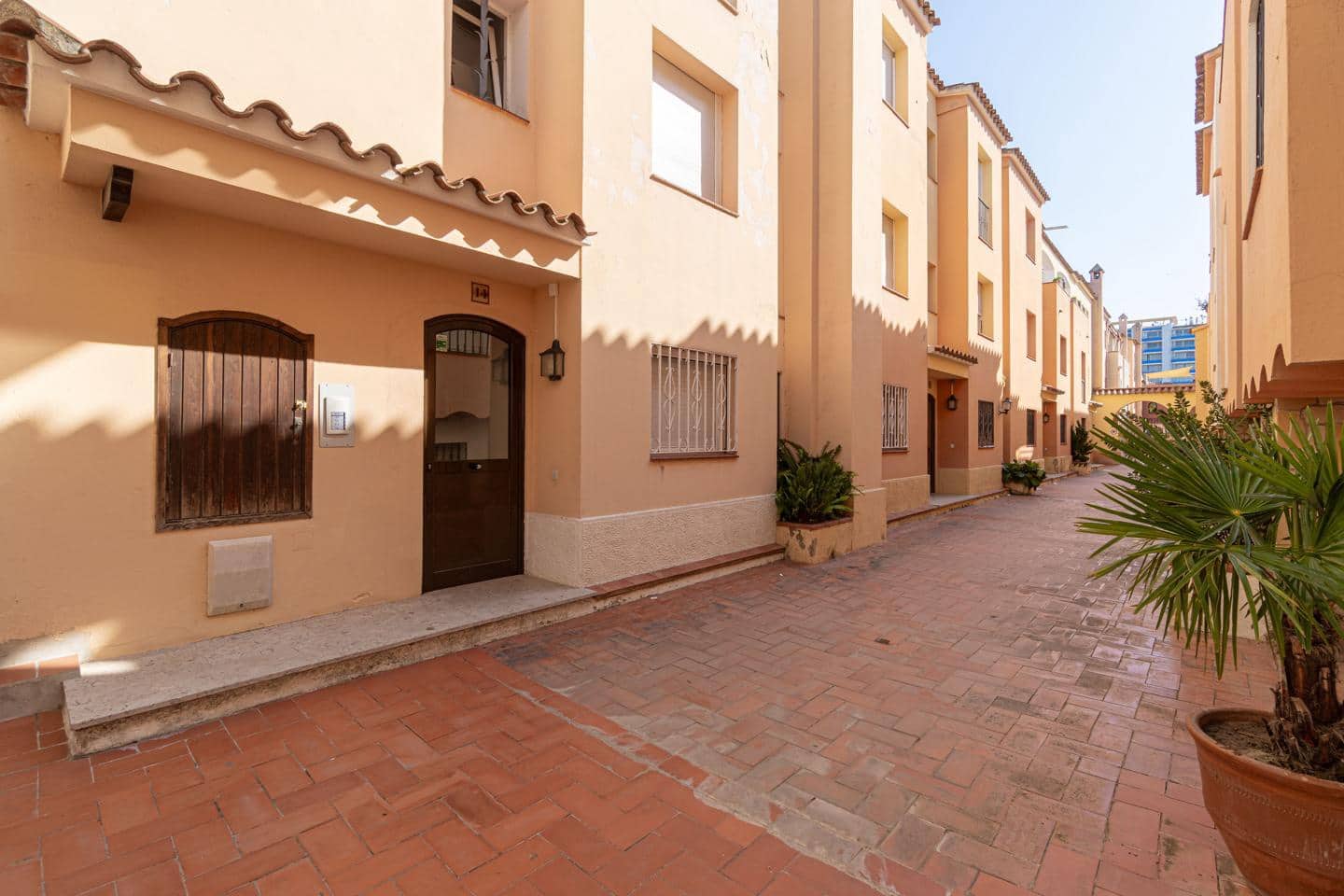 1 bedroom Flat for sale in Empuriabrava with pool - € 155,000 (Ref: 10037684)