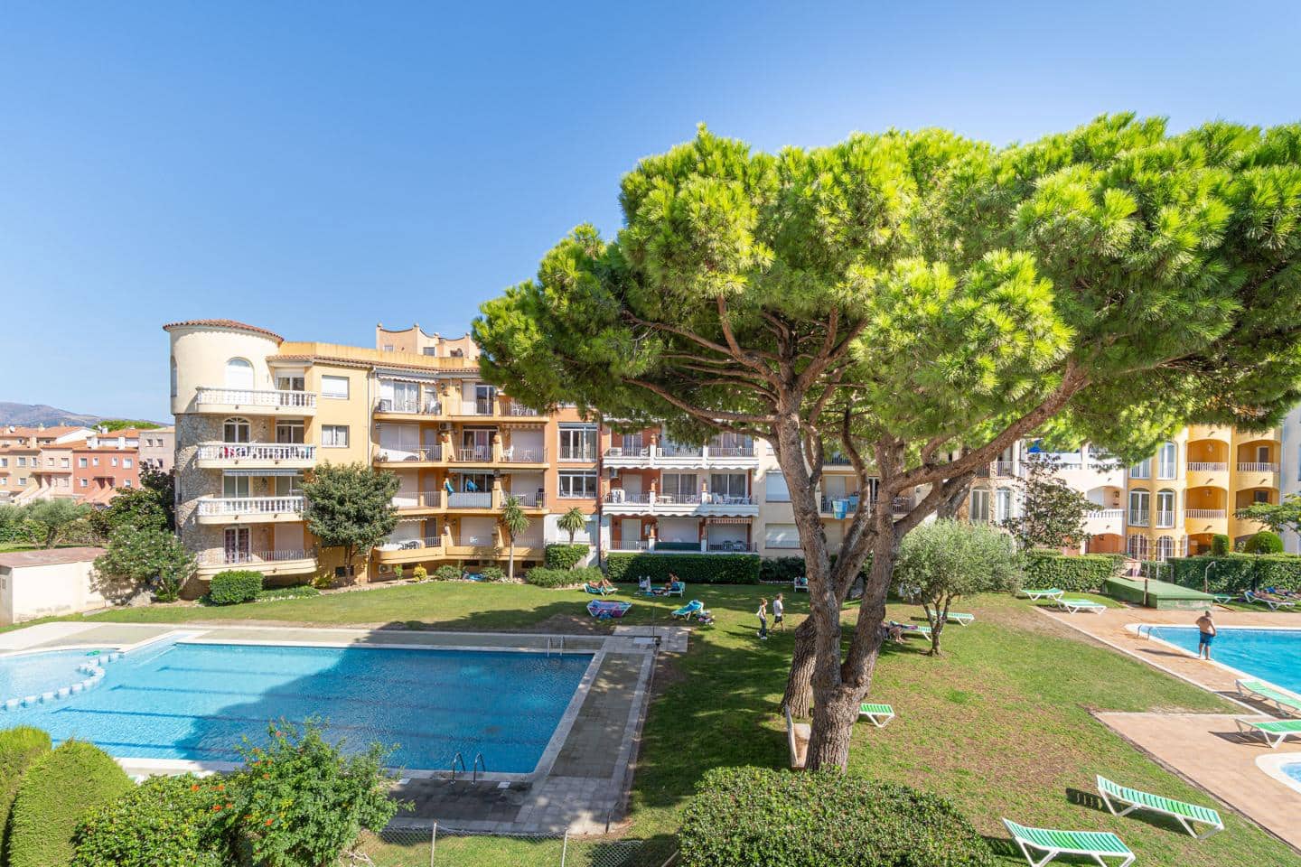 1 bedroom Flat for sale in Empuriabrava with pool - € 155,000 (Ref: 10037684)