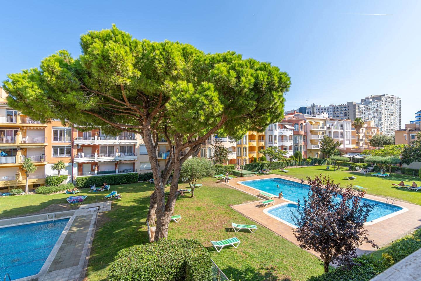 1 bedroom Flat for sale in Empuriabrava with pool - € 155,000 (Ref: 10037684)