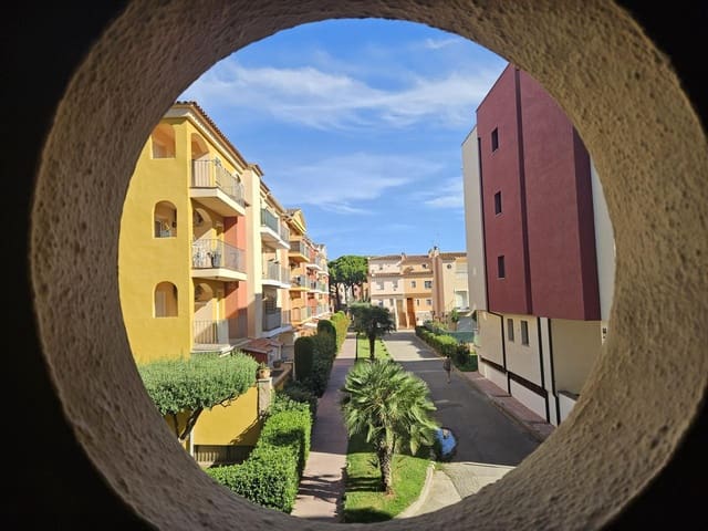 1 slaapkamer Flat te koop in Empuriabrava, Castelló d'Empúries met zwembad - € 142.000 (Ref: 10088722)