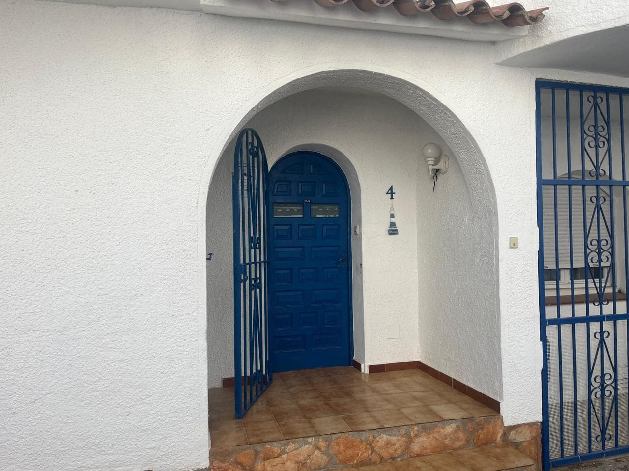 3 makuuhuone Huvila myytävänä paikassa Empuriabrava - 299 000 € (Ref: 10140185)