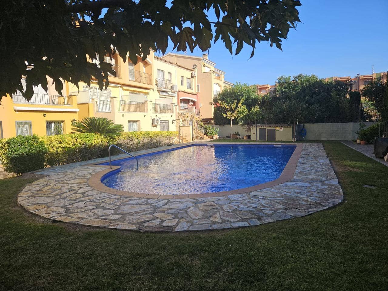 3 slaapkamer Villa te koop in Empuriabrava met zwembad garage - € 420.000 (Ref: 10162400)