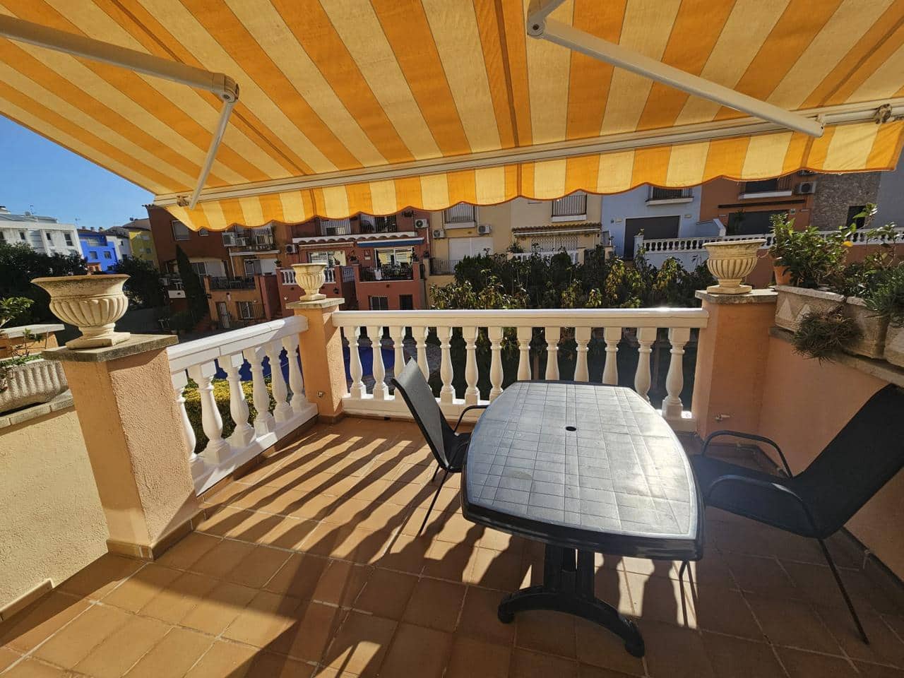 3 slaapkamer Villa te koop in Empuriabrava met zwembad garage - € 420.000 (Ref: 10162400)