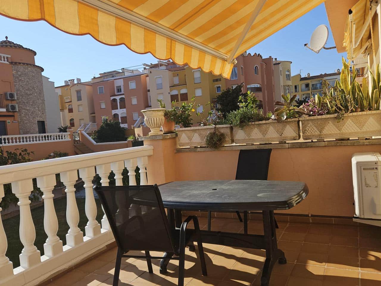3 slaapkamer Villa te koop in Empuriabrava met zwembad garage - € 420.000 (Ref: 10162400)