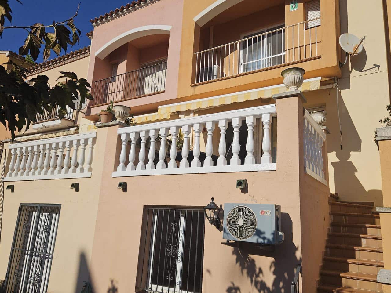 3 slaapkamer Villa te koop in Empuriabrava met zwembad garage - € 420.000 (Ref: 10162400)