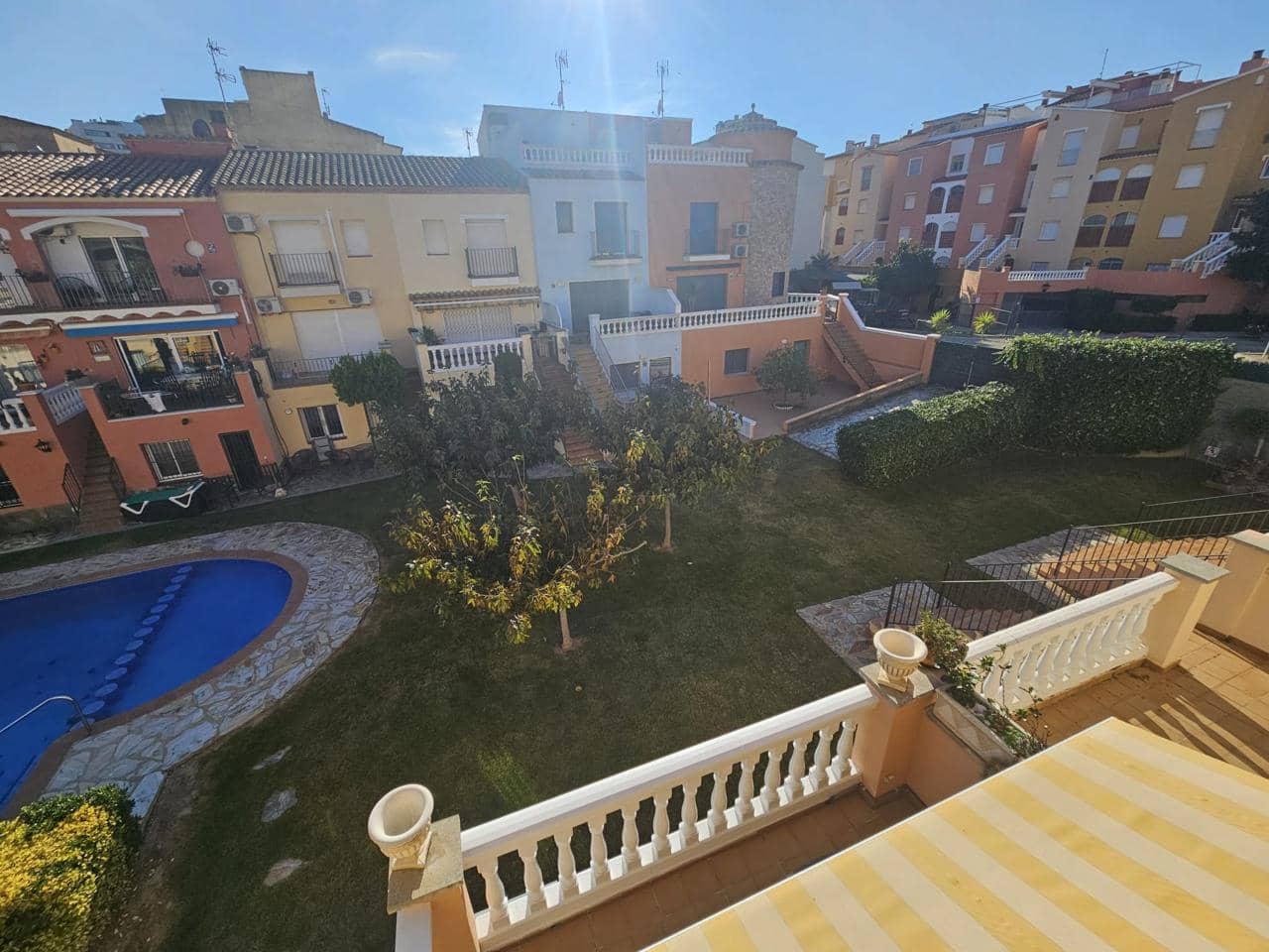 3 slaapkamer Villa te koop in Empuriabrava met zwembad garage - € 420.000 (Ref: 10162400)